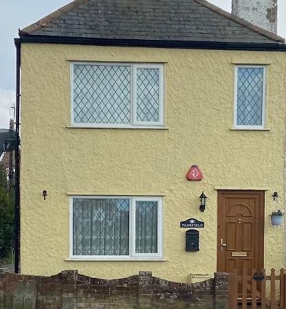 Cosy Cottage Great Bentley Near Station And Shops Exteriör bild