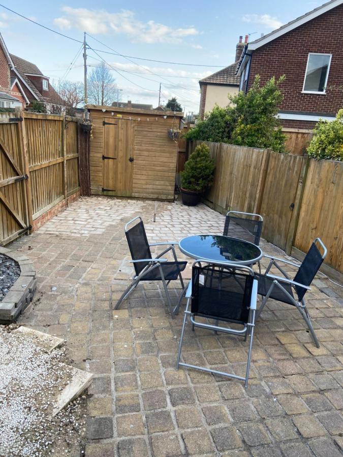 Cosy Cottage Great Bentley Near Station And Shops Exteriör bild