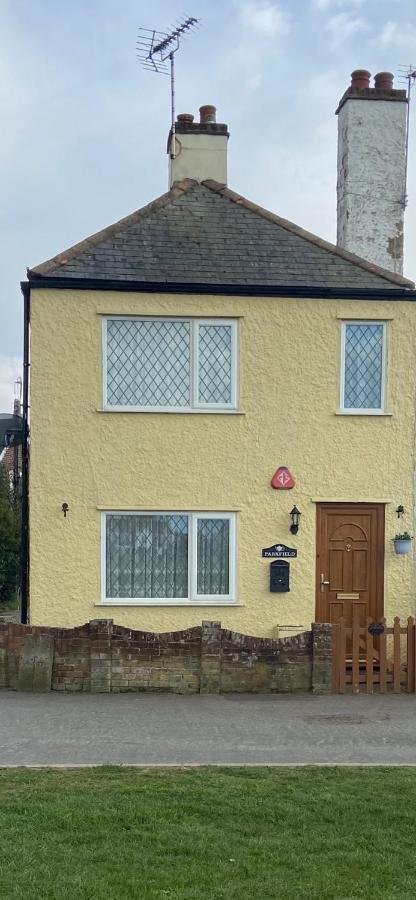 Cosy Cottage Great Bentley Near Station And Shops Exteriör bild