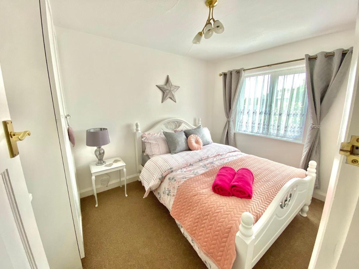 Cosy Cottage Great Bentley Near Station And Shops Exteriör bild