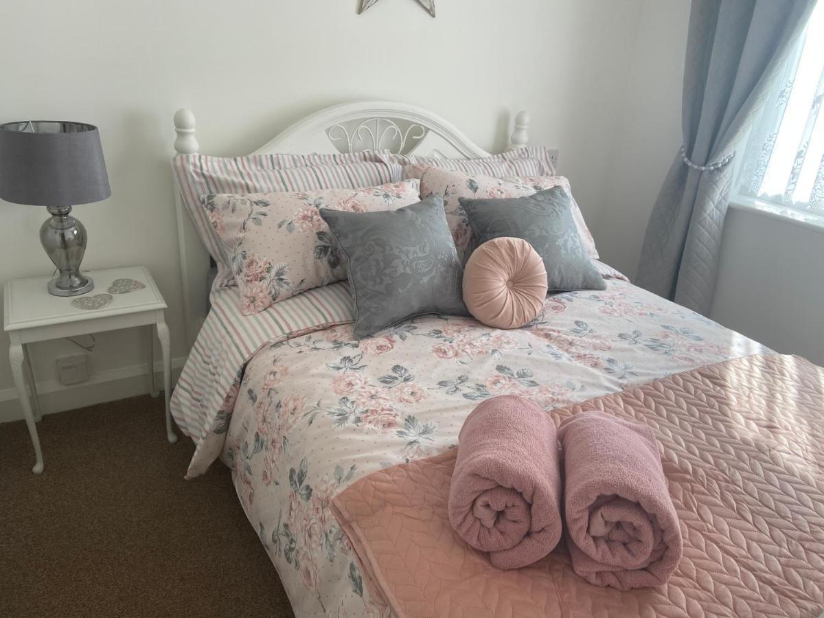 Cosy Cottage Great Bentley Near Station And Shops Exteriör bild