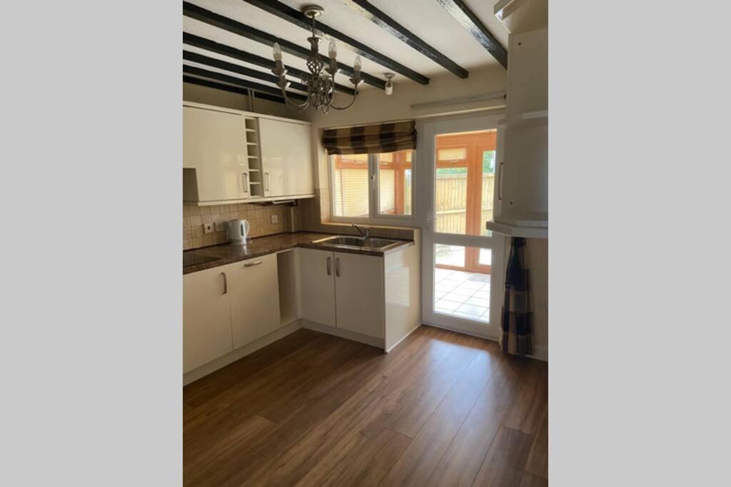 Cosy Cottage Great Bentley Near Station And Shops Exteriör bild