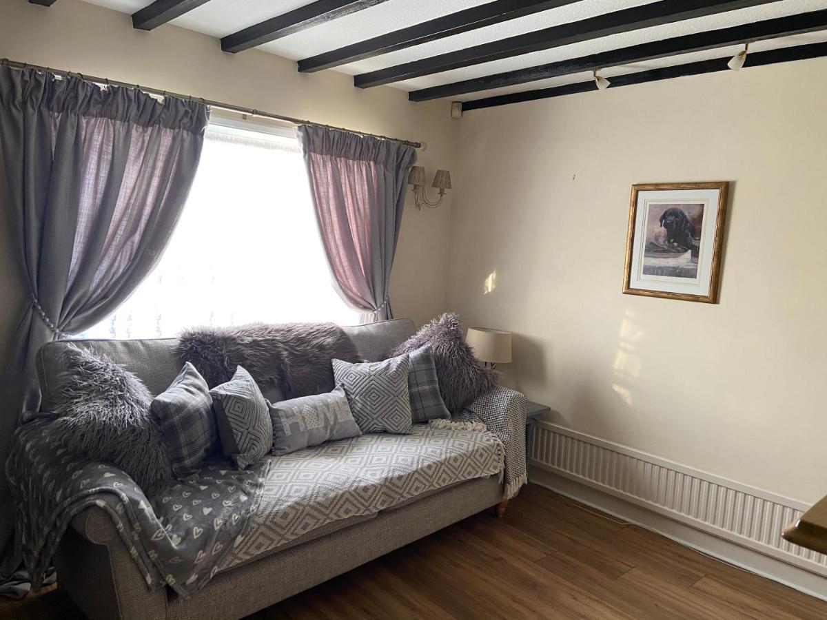 Cosy Cottage Great Bentley Near Station And Shops Exteriör bild